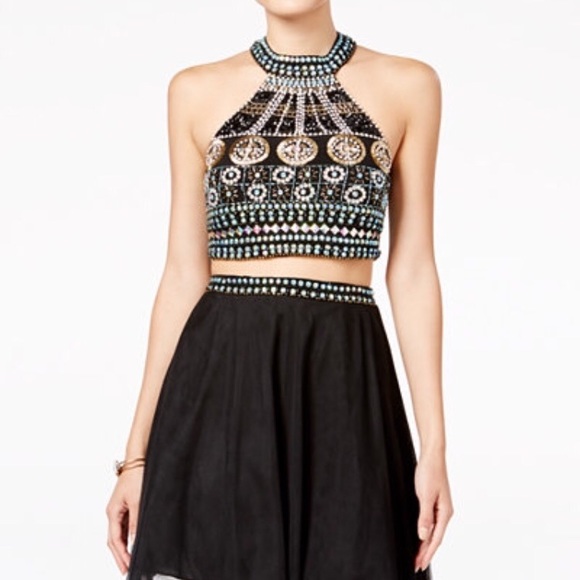 embellished jeweled crop top - Picture 2 of 4